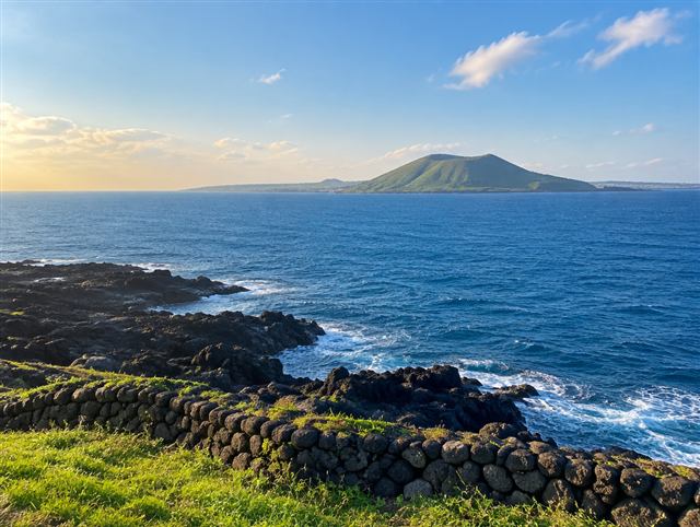 Outdoor healing program in Jeju's nature